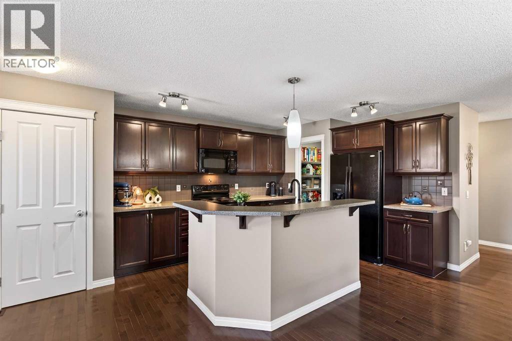 186 Covecreek Place NE, Calgary, Alberta  T3K 0L3 - Photo 9 - A2294333