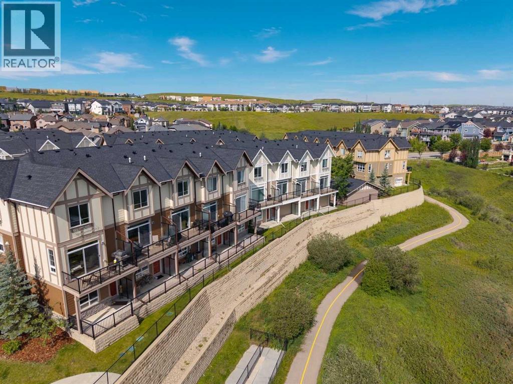 61 Sherwood Lane Nw, Calgary, Alberta T3R 0V3 - Photo 2 - A2296277