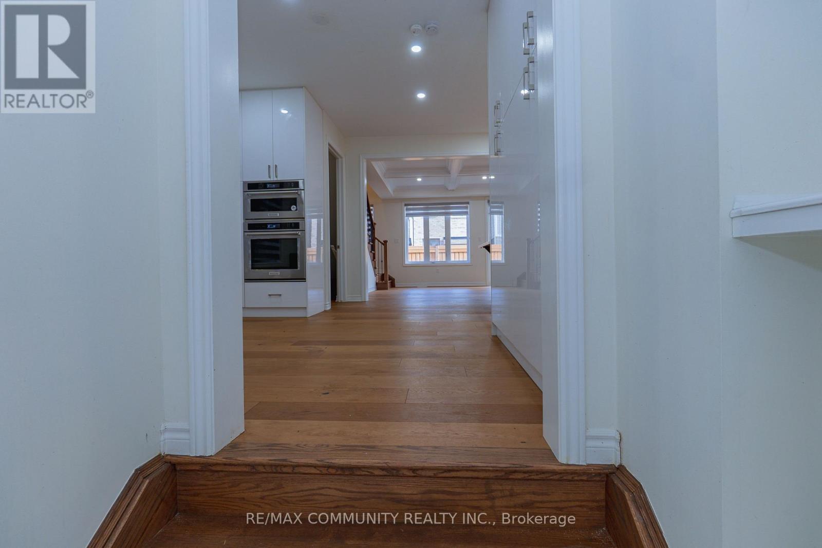 51 Cisco Drive, Whitby, Ontario  L1P 0M2 - Photo 5 - E12941040