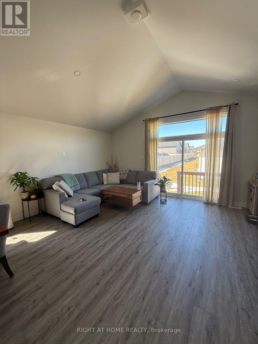 45 Yade Road, Arnprior, Ontario  K7S 0K1 - Photo 5 - X12941004