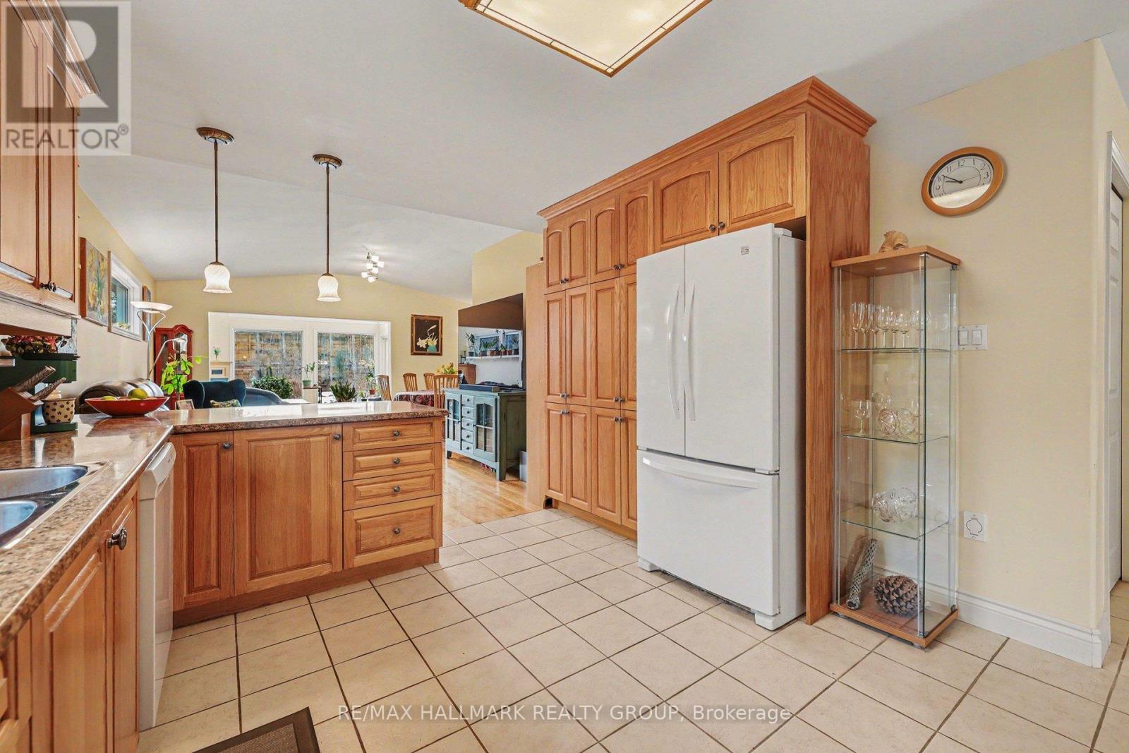 608 Clothier Street E, North Grenville, Ontario  K0G 1J0 - Photo 10 - X12941048