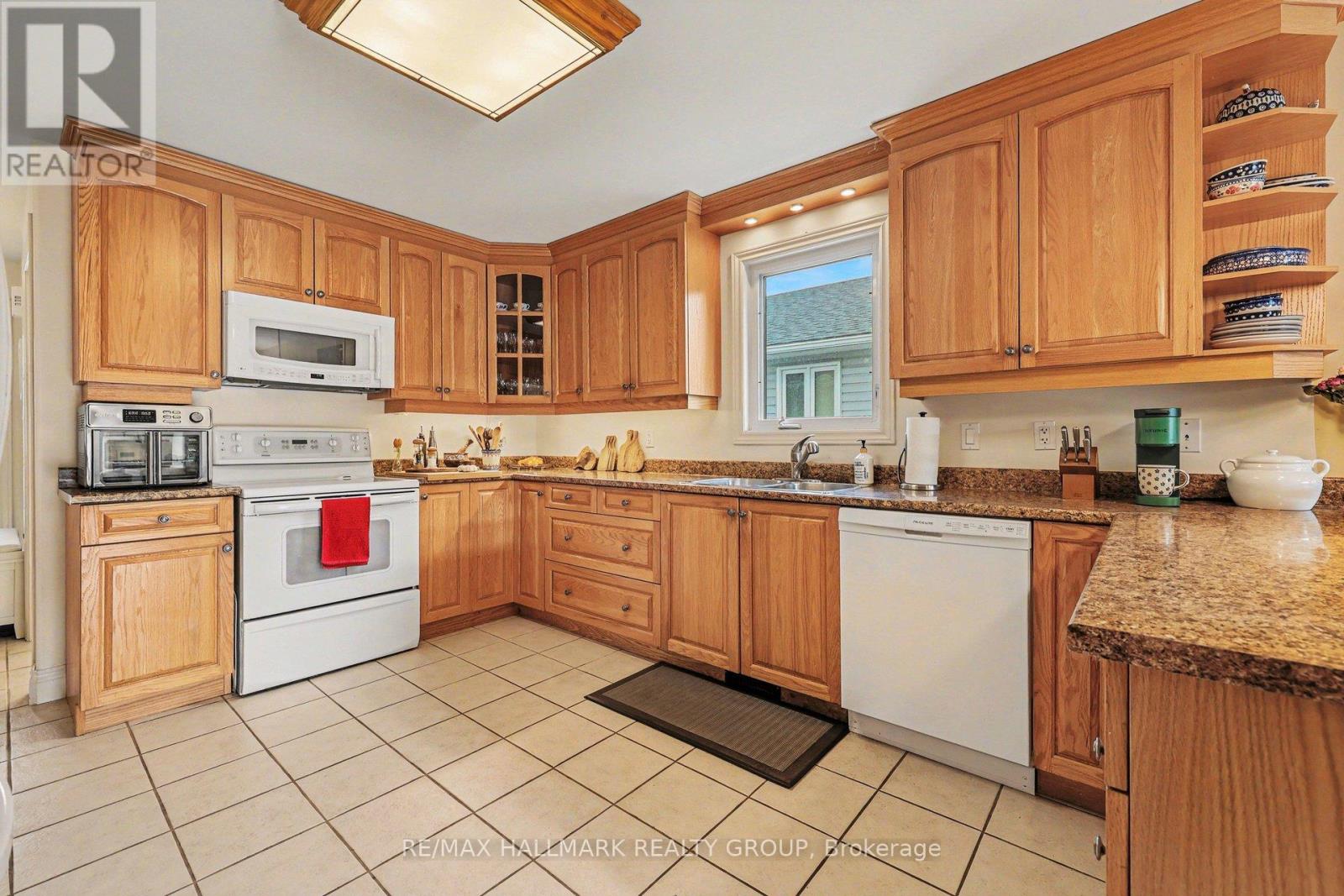 608 Clothier Street E, North Grenville, Ontario  K0G 1J0 - Photo 9 - X12941048