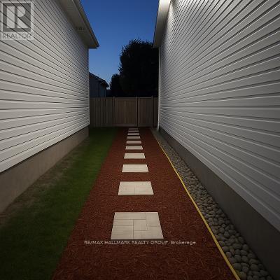 1165 Klondike Road, Ottawa, Ontario  K2W 1C8 - Photo 3 - X12941052