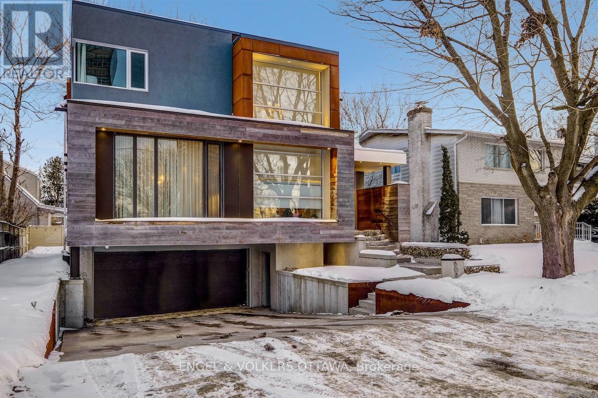 608 Byron Avenue, Ottawa, Ontario  K2A 0E5 - Photo 2 - X12941128