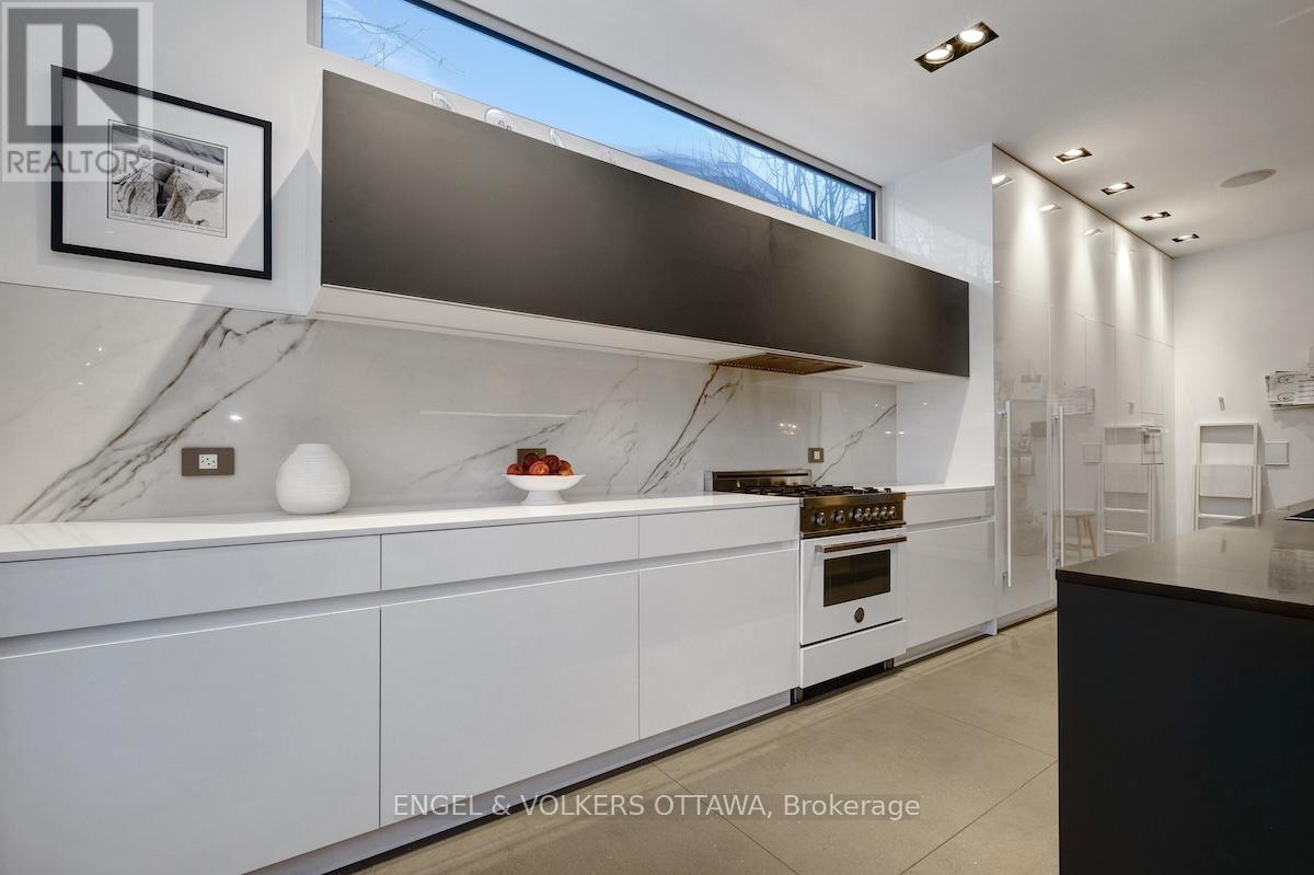 608 Byron Avenue, Ottawa, Ontario  K2A 0E5 - Photo 22 - X12941128