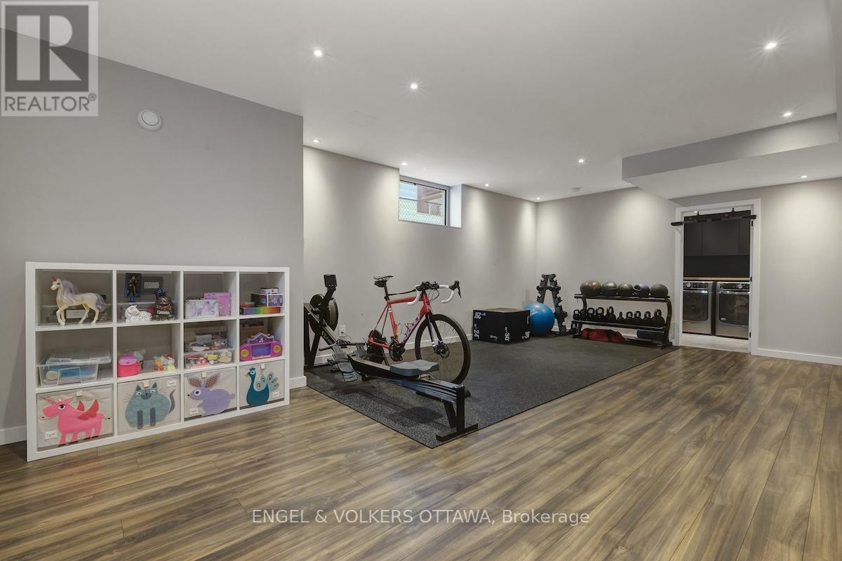 608 Byron Avenue, Ottawa, Ontario  K2A 0E5 - Photo 42 - X12941128