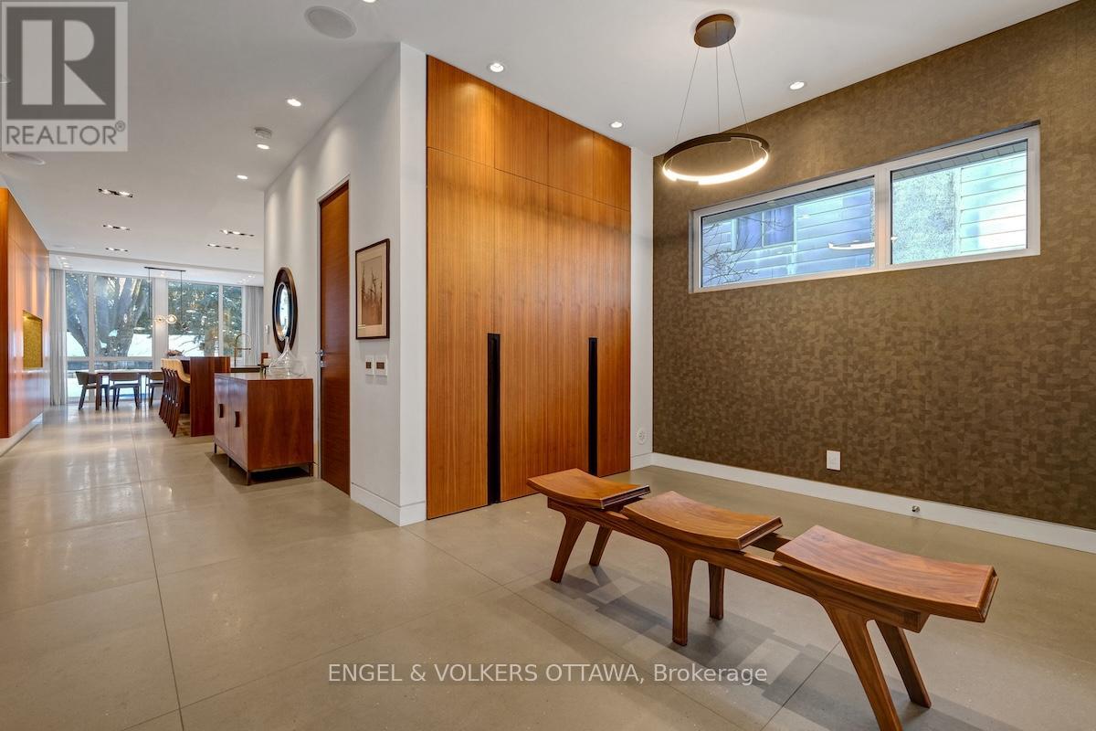 608 Byron Avenue, Ottawa, Ontario  K2A 0E5 - Photo 6 - X12941128