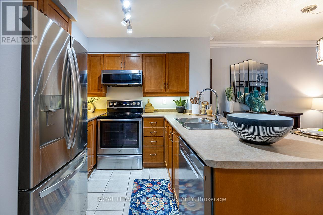 210 - 19 Northern Heights Drive, Richmond Hill, Ontario  L4B 4M4 - Photo 5 - N12941126