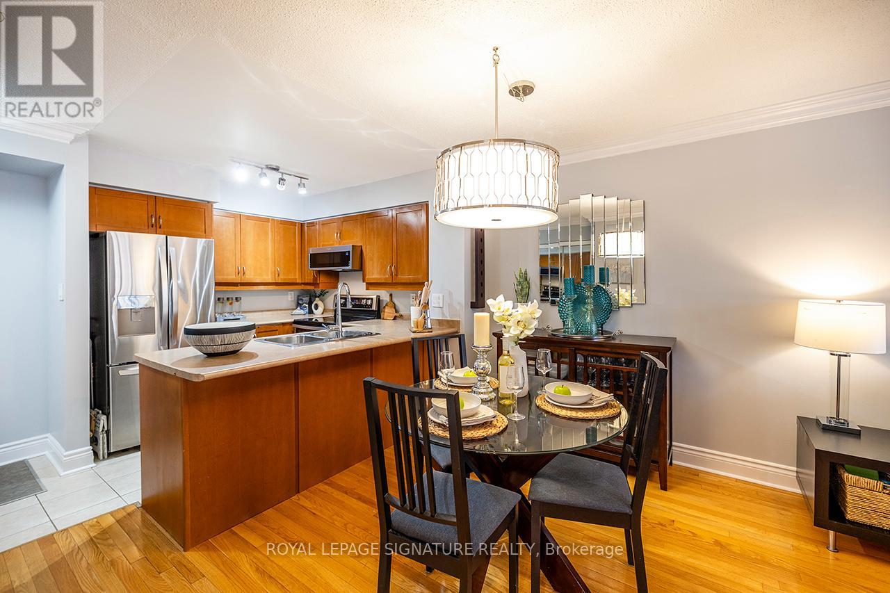 210 - 19 Northern Heights Drive, Richmond Hill, Ontario  L4B 4M4 - Photo 7 - N12941126