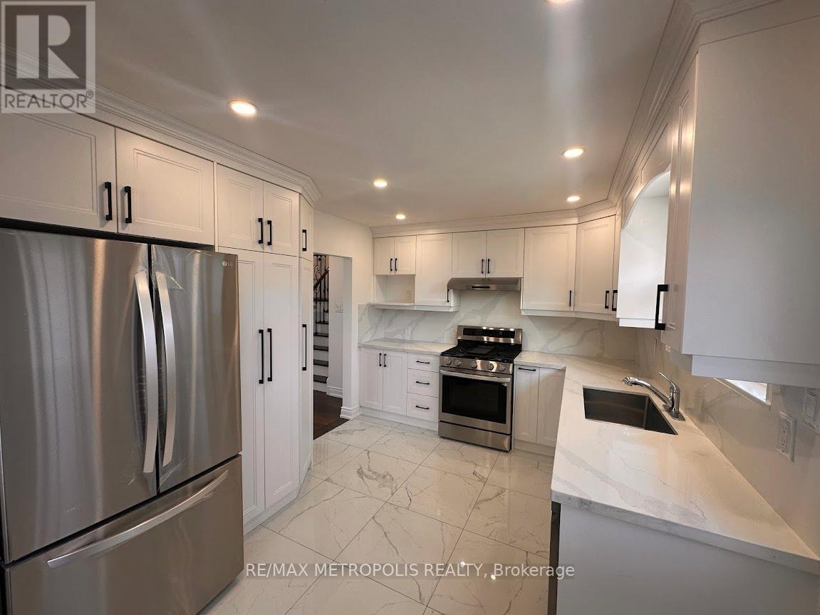 9 Gladiator Road, Markham, Ontario  L3P 1J1 - Photo 11 - N12941130