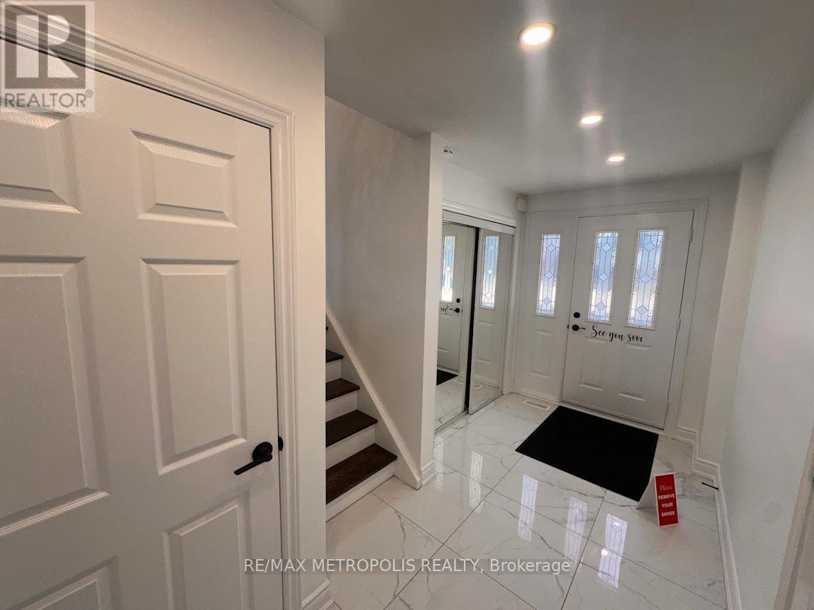 9 Gladiator Road, Markham, Ontario  L3P 1J1 - Photo 3 - N12941130