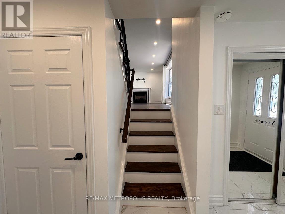 9 Gladiator Road, Markham, Ontario  L3P 1J1 - Photo 6 - N12941130