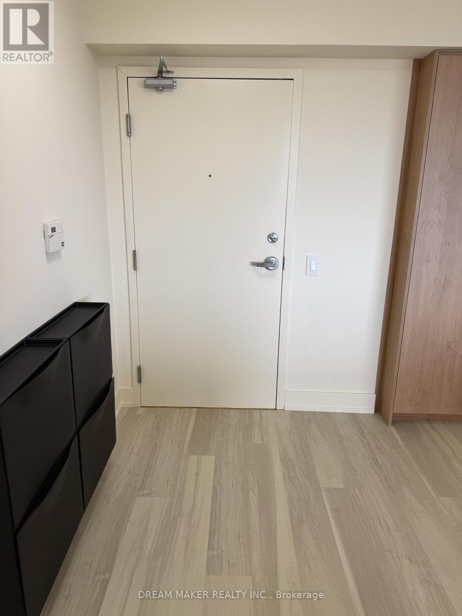 310 - 9017 Leslie Street, Richmond Hill, Ontario  L4B 4R8 - Photo 2 - N12941138