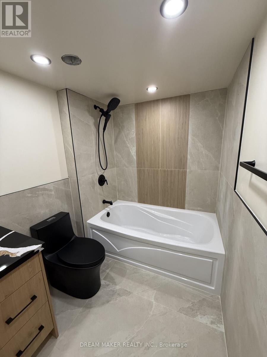 310 - 9017 Leslie Street, Richmond Hill, Ontario  L4B 4R8 - Photo 23 - N12941138