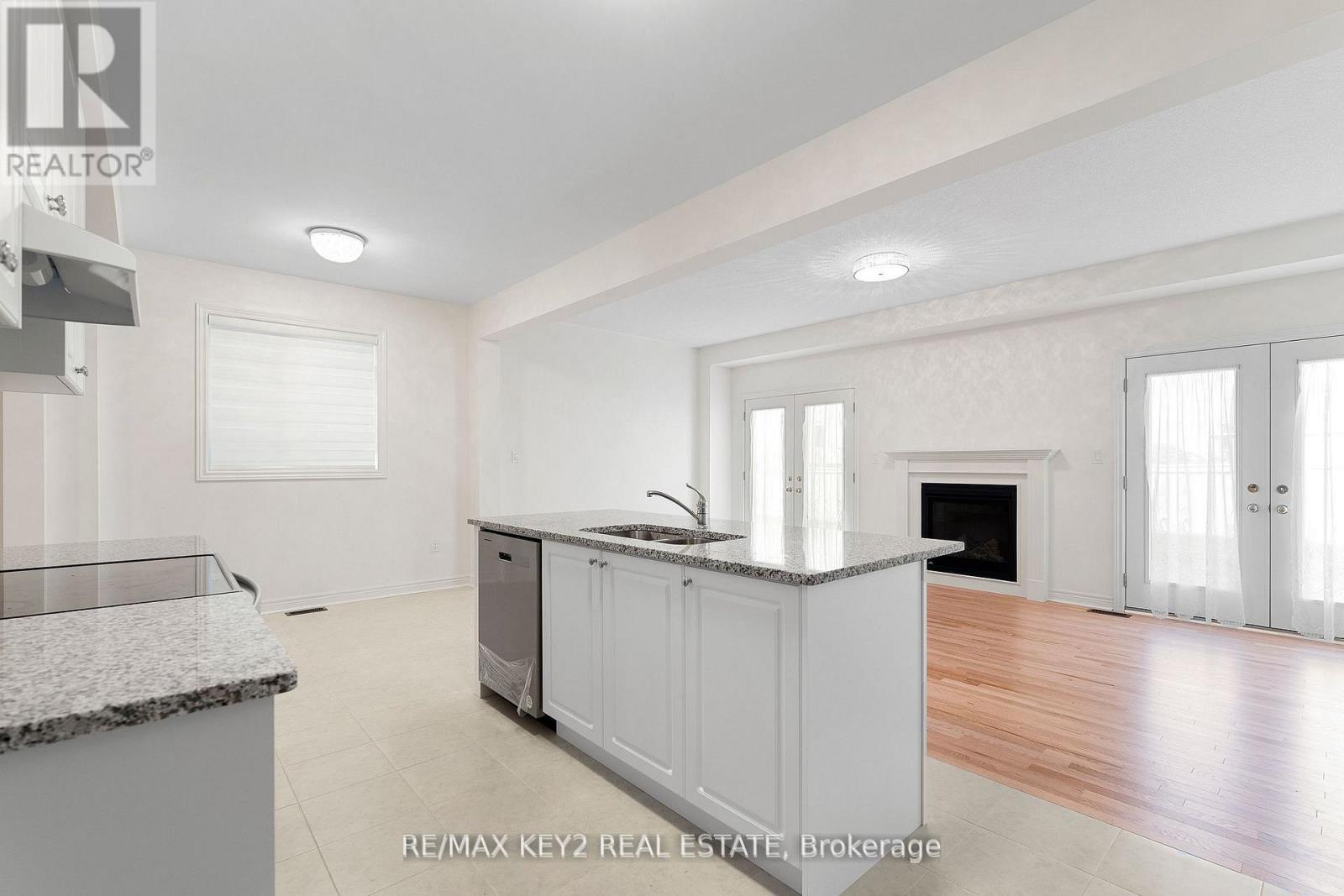 175 Hartney Drive, Richmond Hill, Ontario  L4S 0L1 - Photo 5 - N12941164