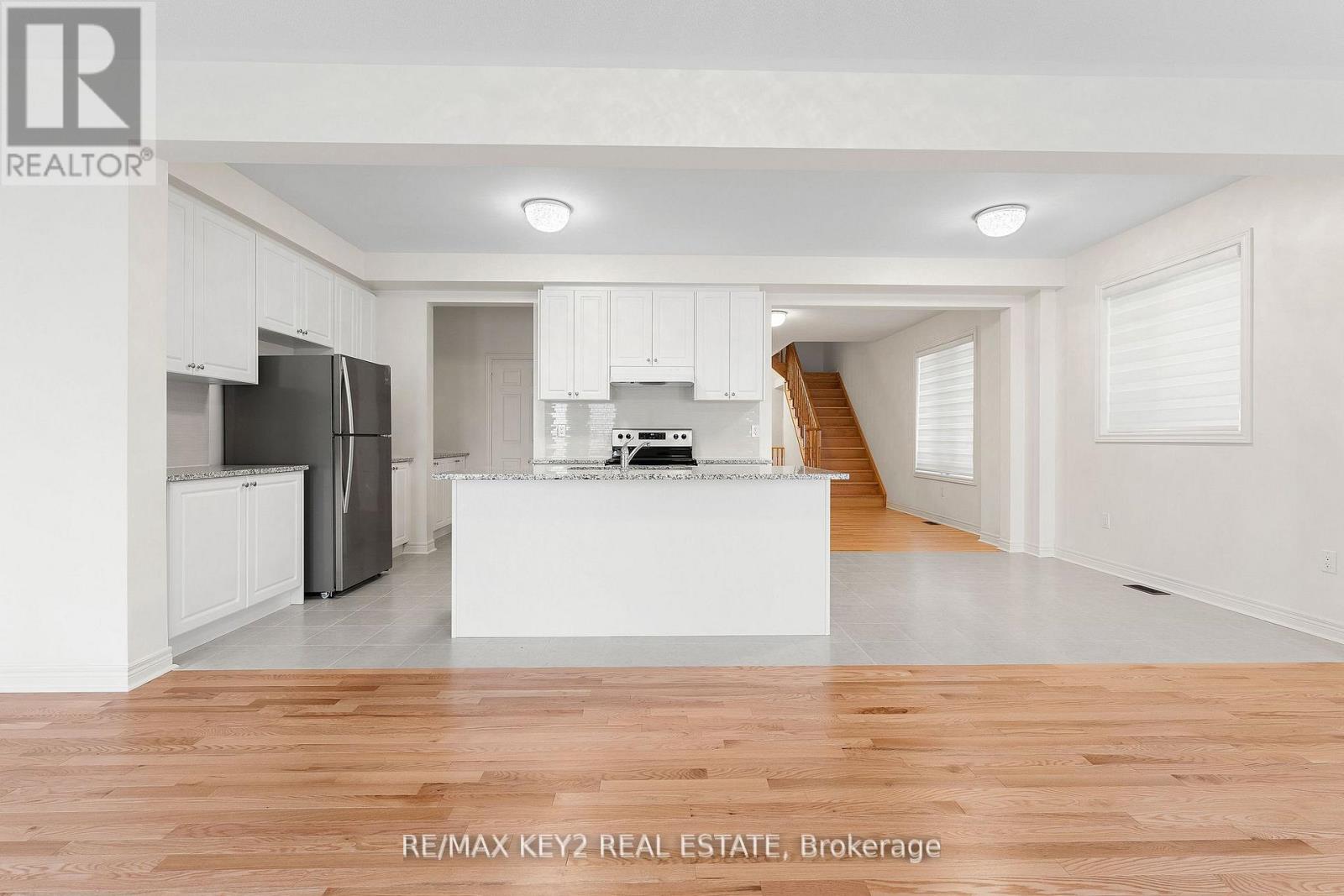 175 Hartney Drive, Richmond Hill, Ontario  L4S 0L1 - Photo 6 - N12941164