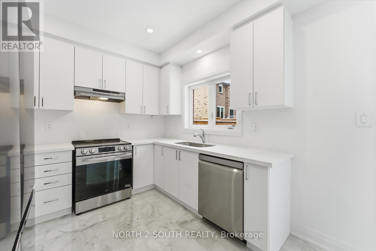 36 Virro Court, Vaughan, Ontario  L4H 5G5 - Photo 13 - N12941214