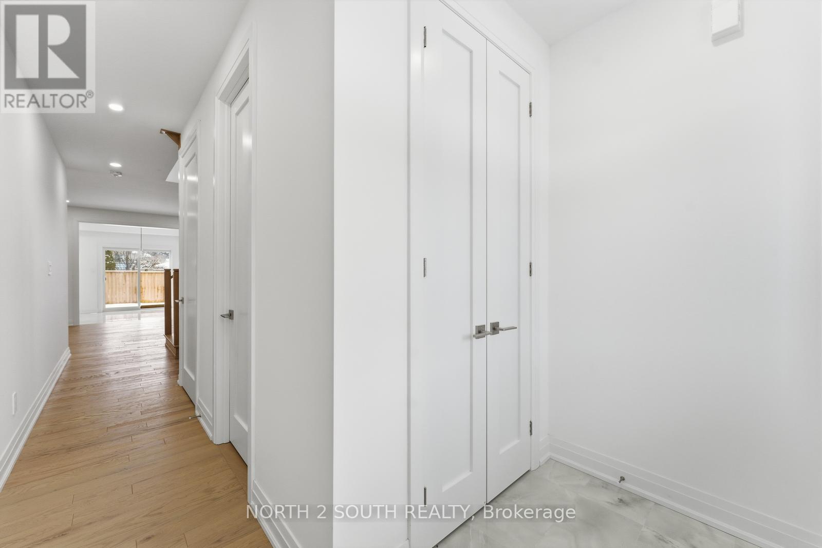 36 Virro Court, Vaughan, Ontario  L4H 5G5 - Photo 2 - N12941214