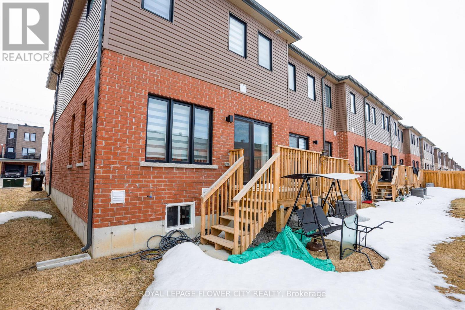 16 Fairlane Avenue, Barrie (Painswick South), Ontario  L9J 0M9 - Photo 23 - S12941022