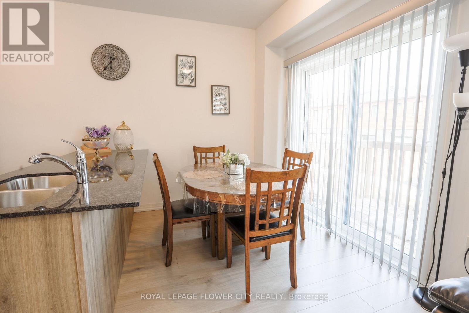 16 Fairlane Avenue, Barrie (Painswick South), Ontario  L9J 0M9 - Photo 8 - S12941022