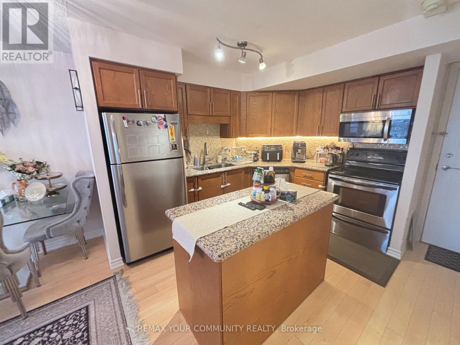 - - 18 Harding Boulevard, Richmond Hill, Ontario L4C 0T3 - Photo 3 - N12938952