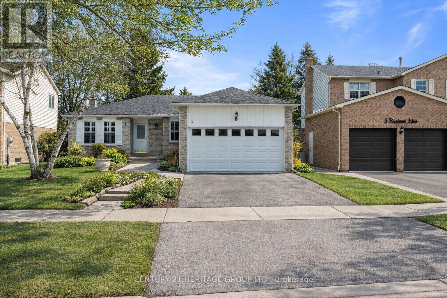 11 ROSEBANK BOULEVARD, East Gwillimbury, Ontario