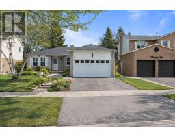 11 ROSEBANK BOULEVARD, East Gwillimbury, Ontario