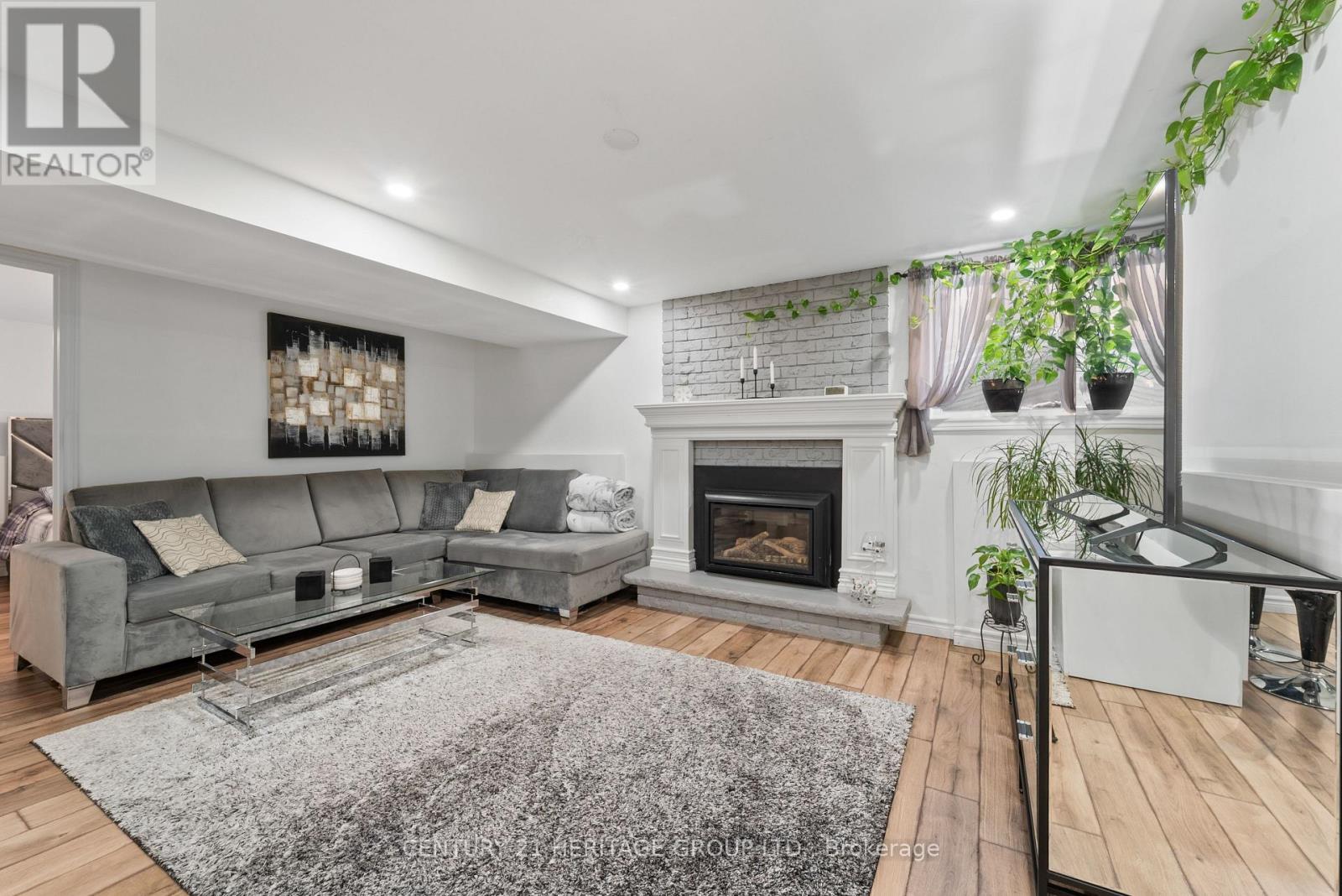 11 Rosebank Boulevard, East Gwillimbury, Ontario  L9N 1C8 - Photo 9 - N12940980