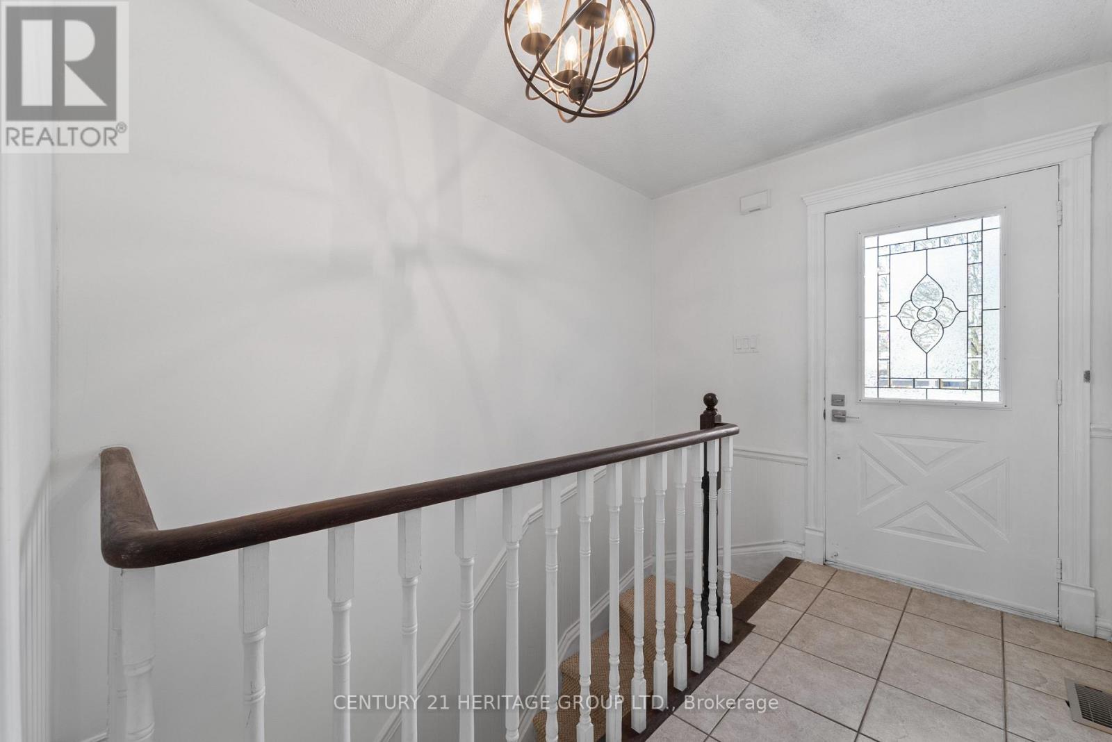 11 Rosebank Boulevard, East Gwillimbury, Ontario  L9N 1C8 - Photo 3 - N12940980