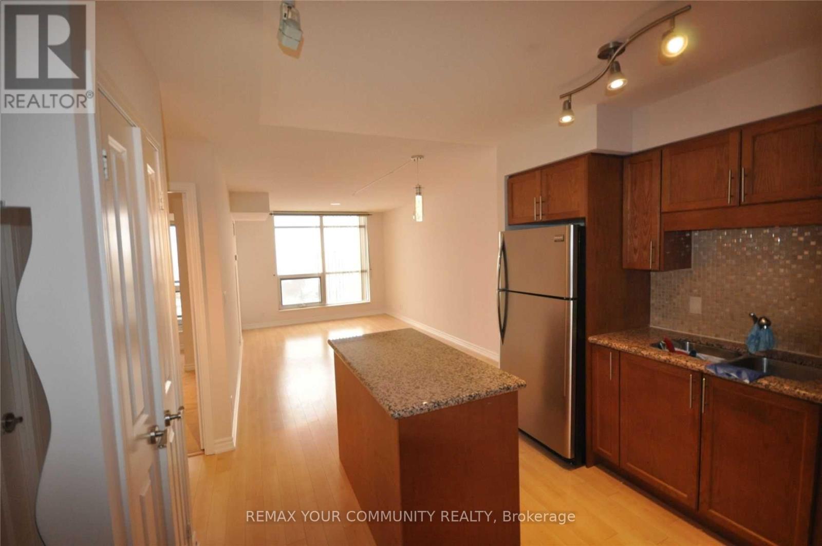 - - 18 Harding Boulevard, Richmond Hill, Ontario L4C 0T3 - Photo 5 - N12938952