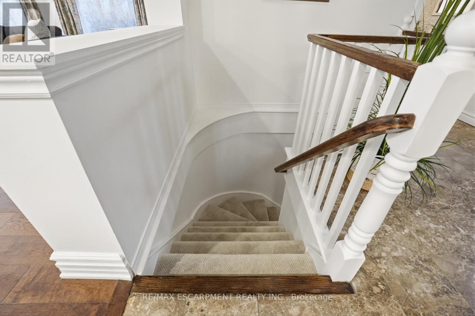 1987 Snake Road, Burlington, Ontario  L7P 4Y1 - Photo 37 - W12929810