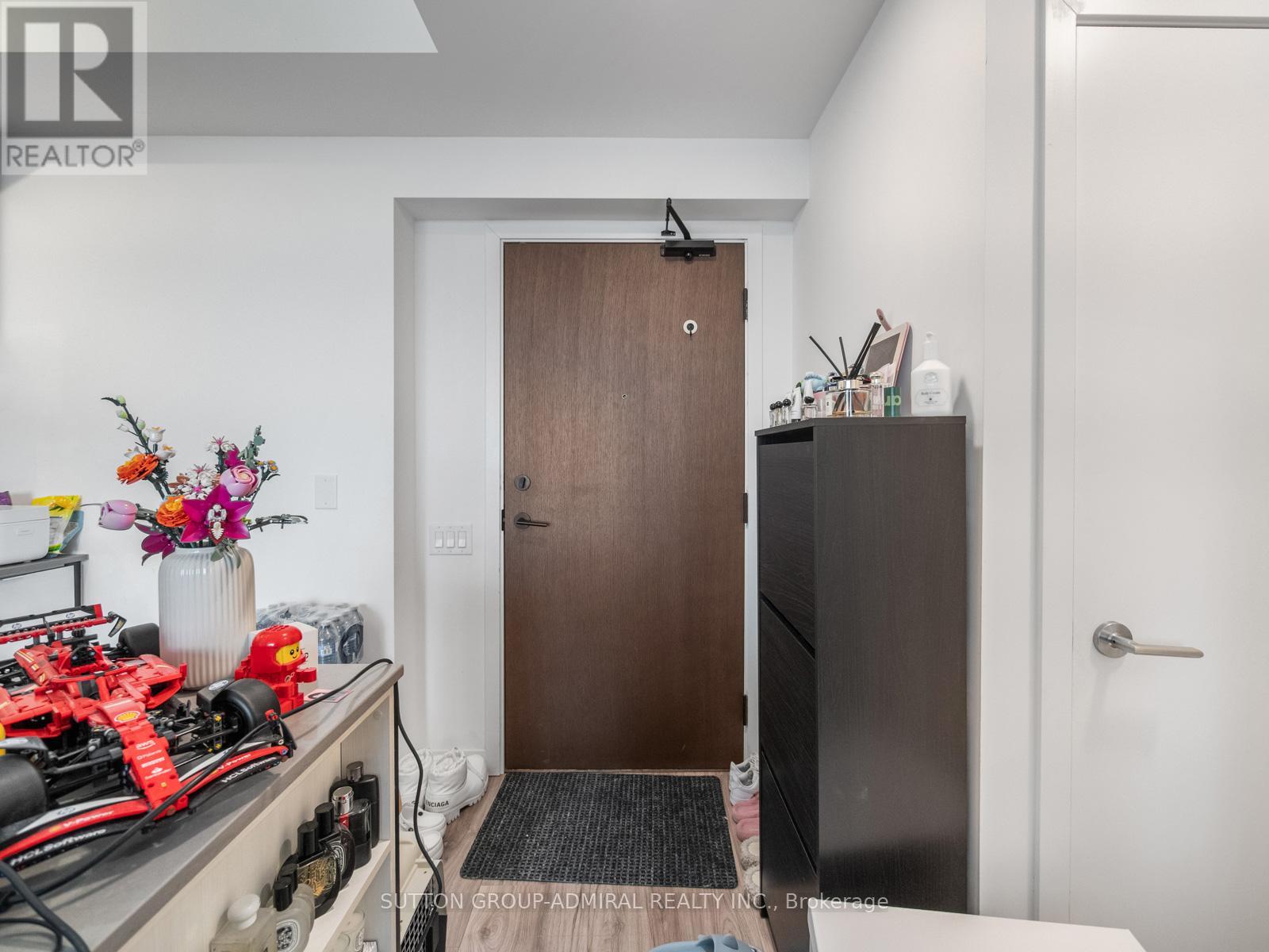 3209 - 4065 Confederation Parkway, Mississauga, Ontario  L5B 4N1 - Photo 8 - W12934068