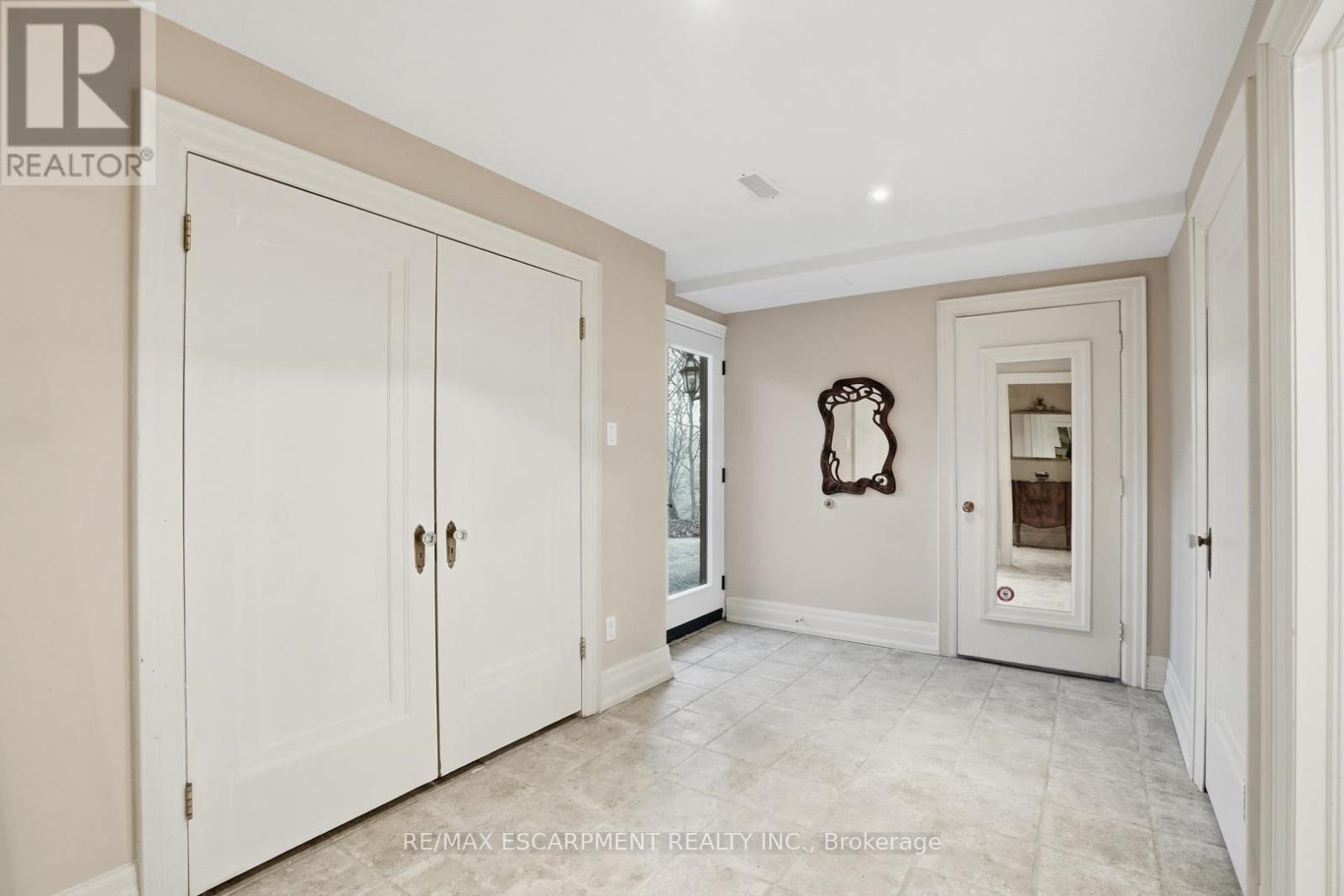 1987 Snake Road, Burlington, Ontario  L7P 4Y1 - Photo 44 - W12929810