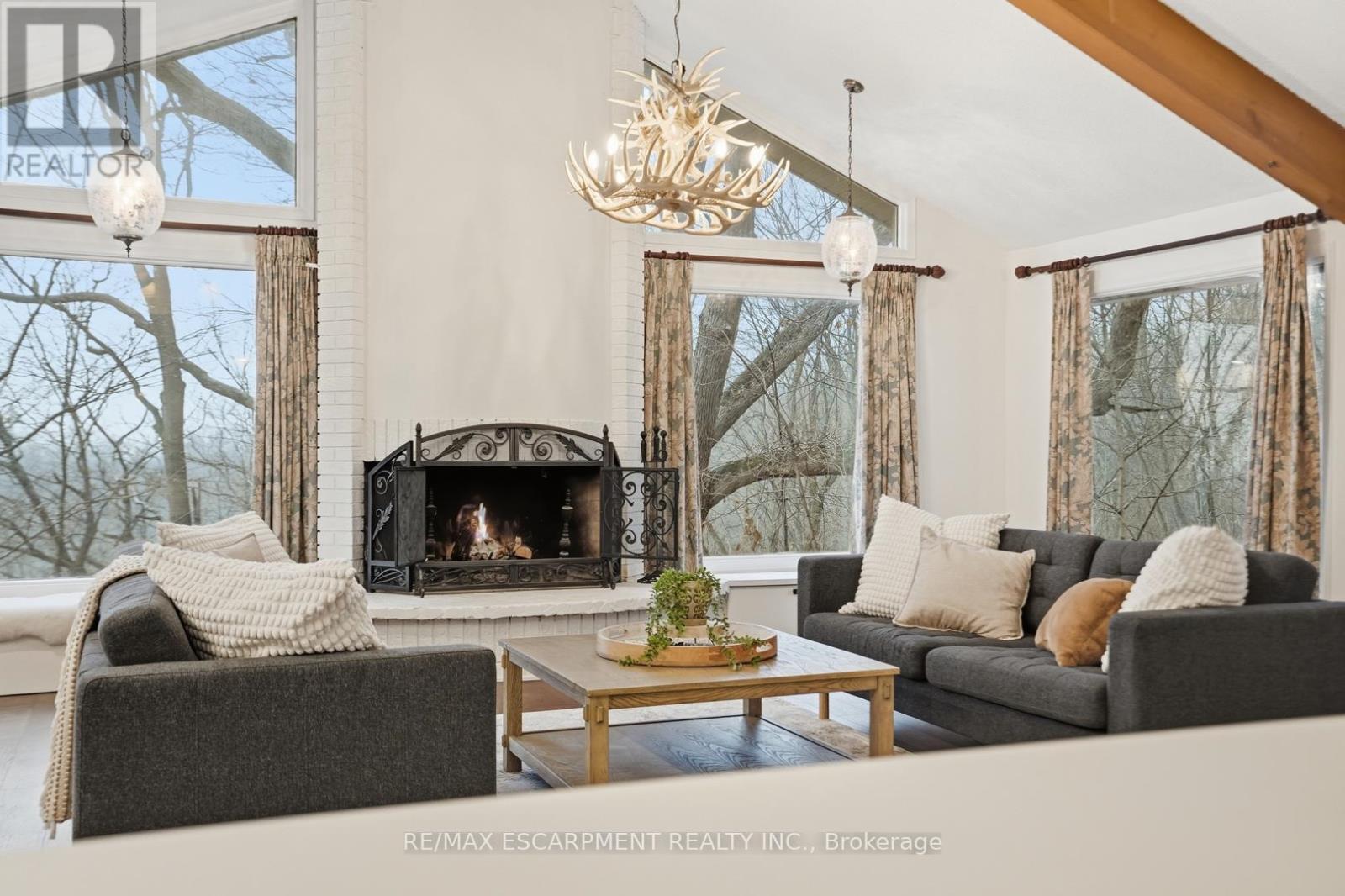 1987 Snake Road, Burlington, Ontario  L7P 4Y1 - Photo 10 - W12929810