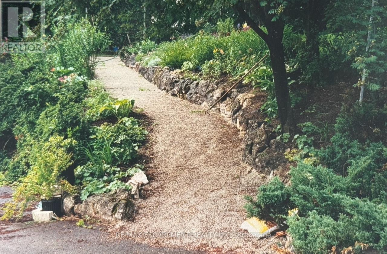 1987 Snake Road, Burlington, Ontario  L7P 4Y1 - Photo 47 - W12929810