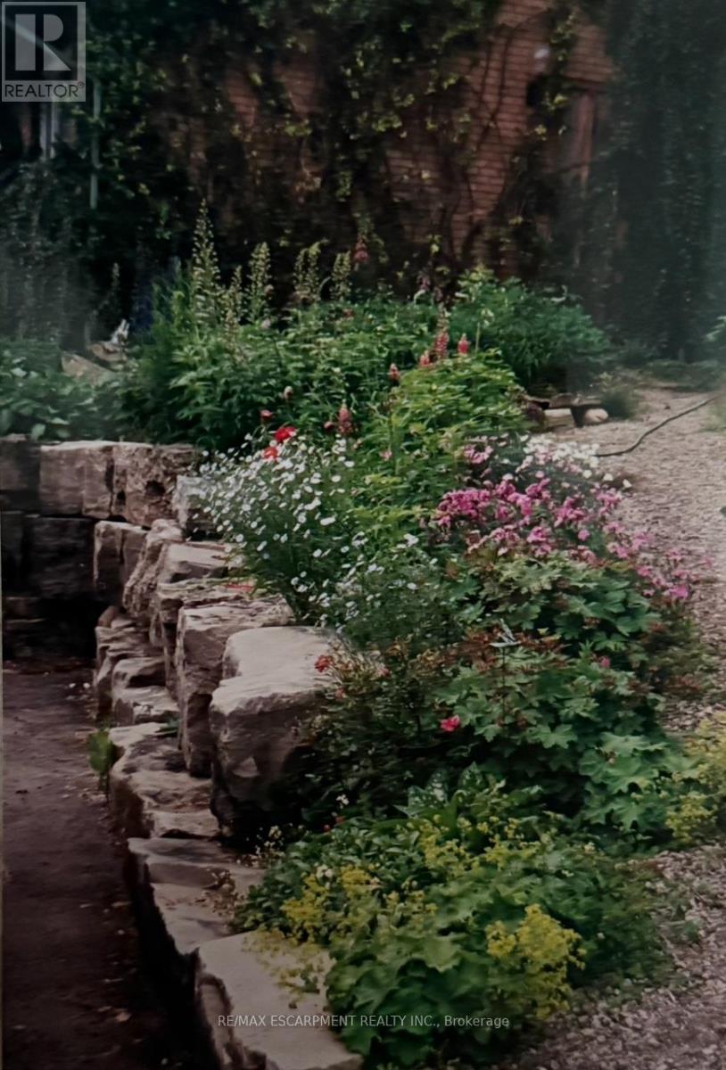 1987 Snake Road, Burlington, Ontario  L7P 4Y1 - Photo 48 - W12929810