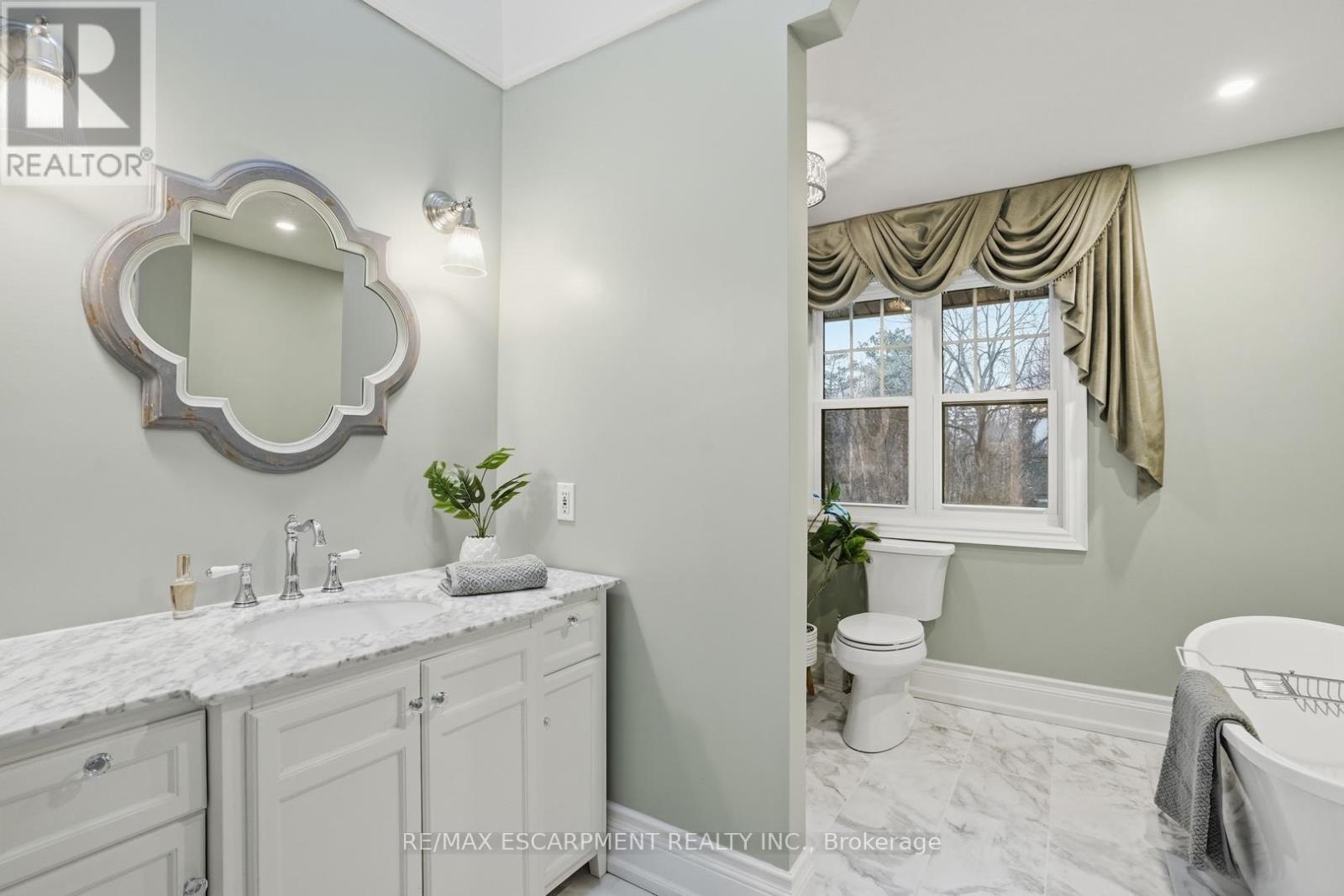 1987 Snake Road, Burlington, Ontario  L7P 4Y1 - Photo 29 - W12929810