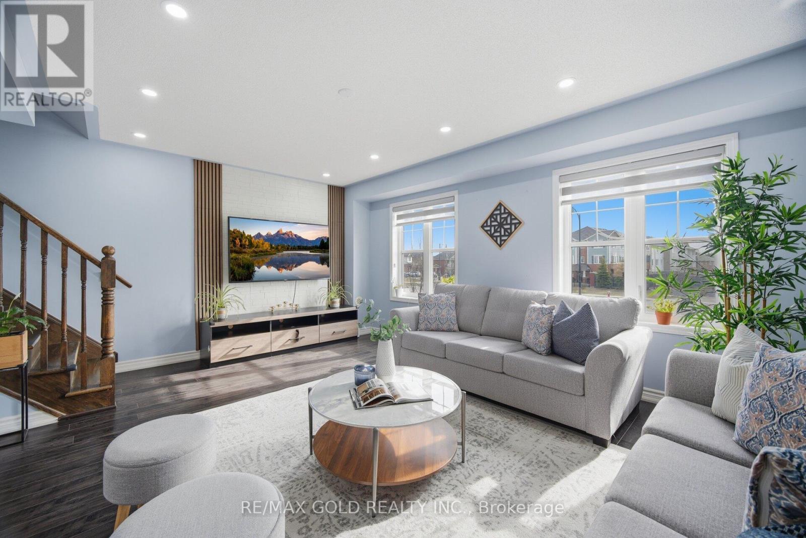 40 MEMORY LANE E, Brampton, Ontario