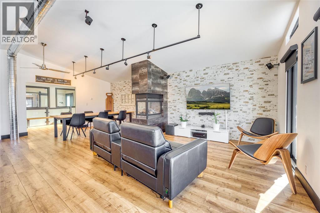 747 Broadway Street, Plympton-Wyoming, Ontario  N0N 1T0 - Photo 12 - 26006632