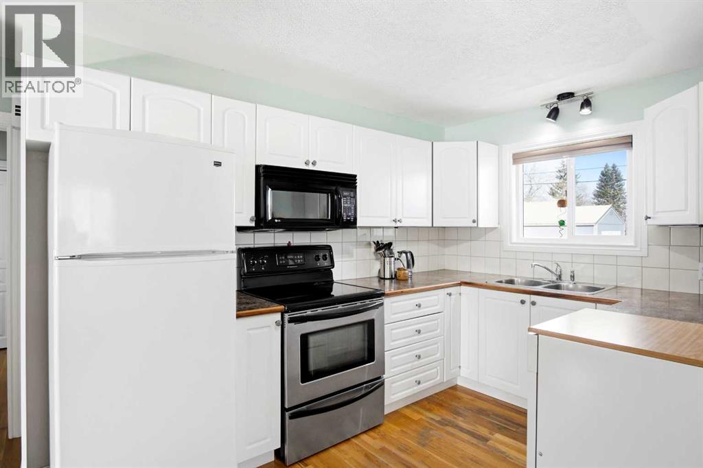 1122 Centre Street, Carstairs, Alberta  T0M 0N0 - Photo 6 - A2294697