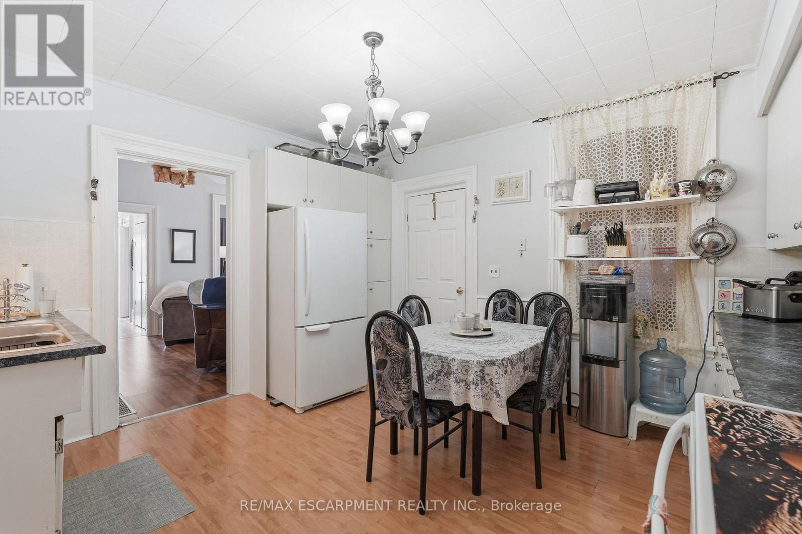 56 Victoria Street, Brantford, Ontario  N3S 3K2 - Photo 12 - X12941038