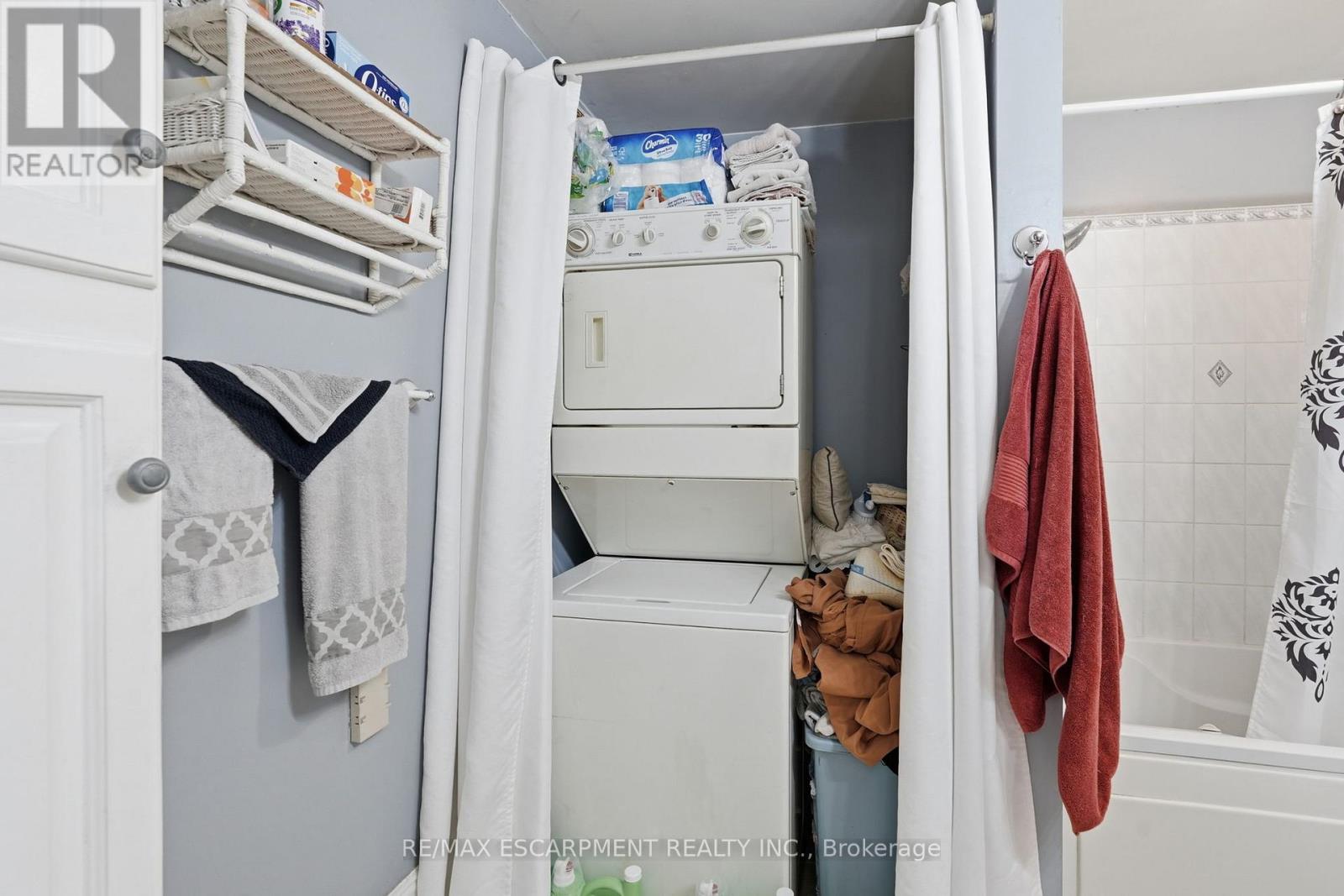 56 Victoria Street, Brantford, Ontario  N3S 3K2 - Photo 17 - X12941038