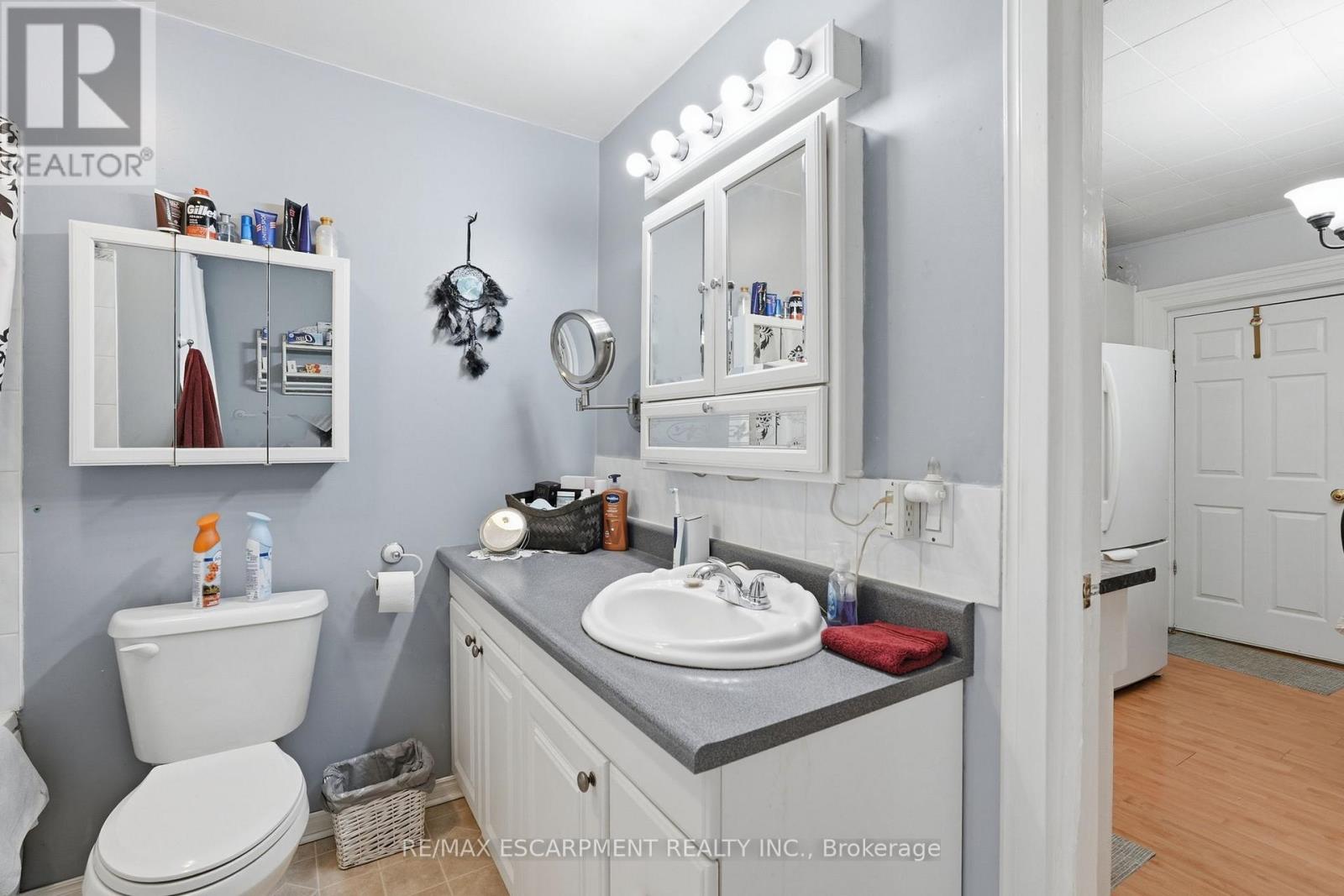 56 Victoria Street, Brantford, Ontario  N3S 3K2 - Photo 18 - X12941038