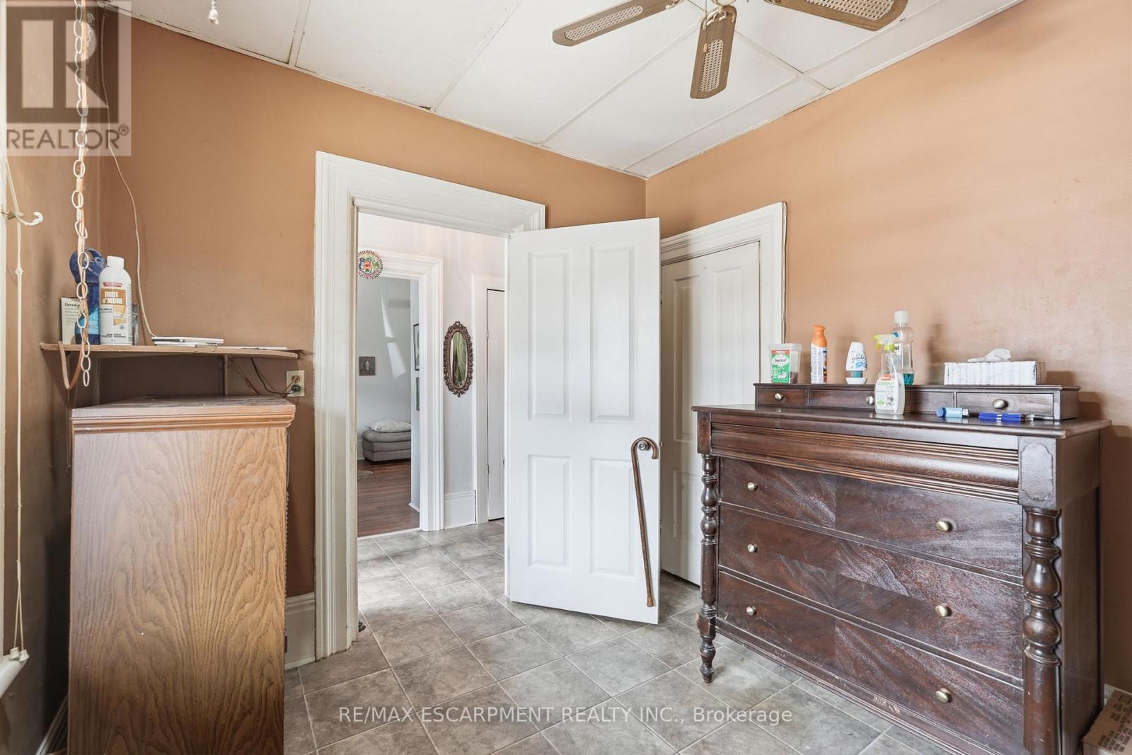 56 Victoria Street, Brantford, Ontario  N3S 3K2 - Photo 19 - X12941038