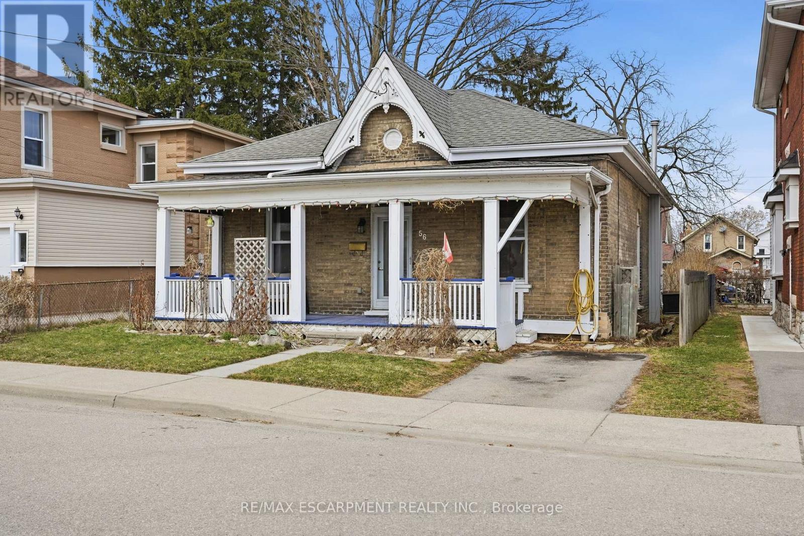 56 Victoria Street, Brantford, Ontario  N3S 3K2 - Photo 2 - X12941038