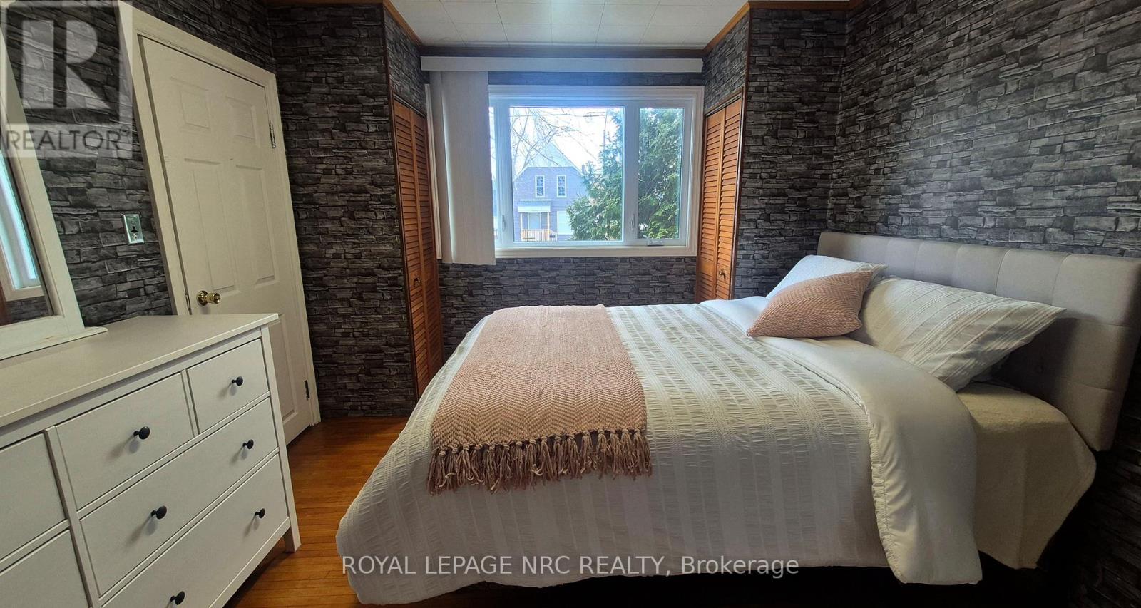 4593 Park Street, Niagara Falls, Ontario  L2E 2R2 - Photo 11 - X12941060