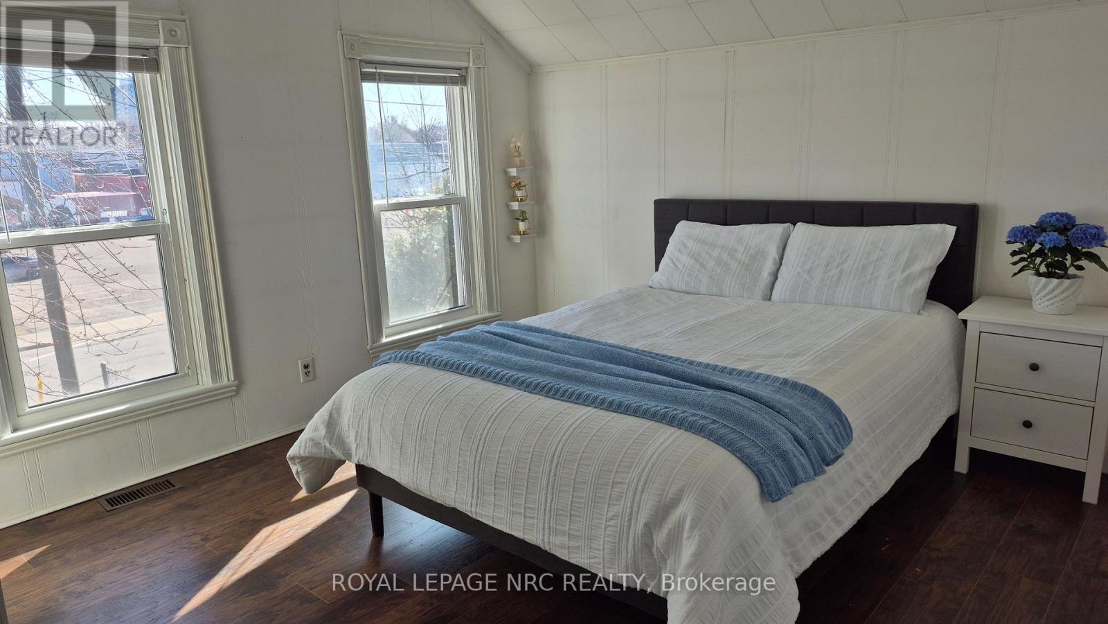 4593 Park Street, Niagara Falls, Ontario  L2E 2R2 - Photo 14 - X12941060