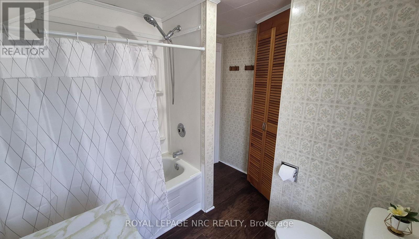 4593 Park Street, Niagara Falls, Ontario  L2E 2R2 - Photo 18 - X12941060