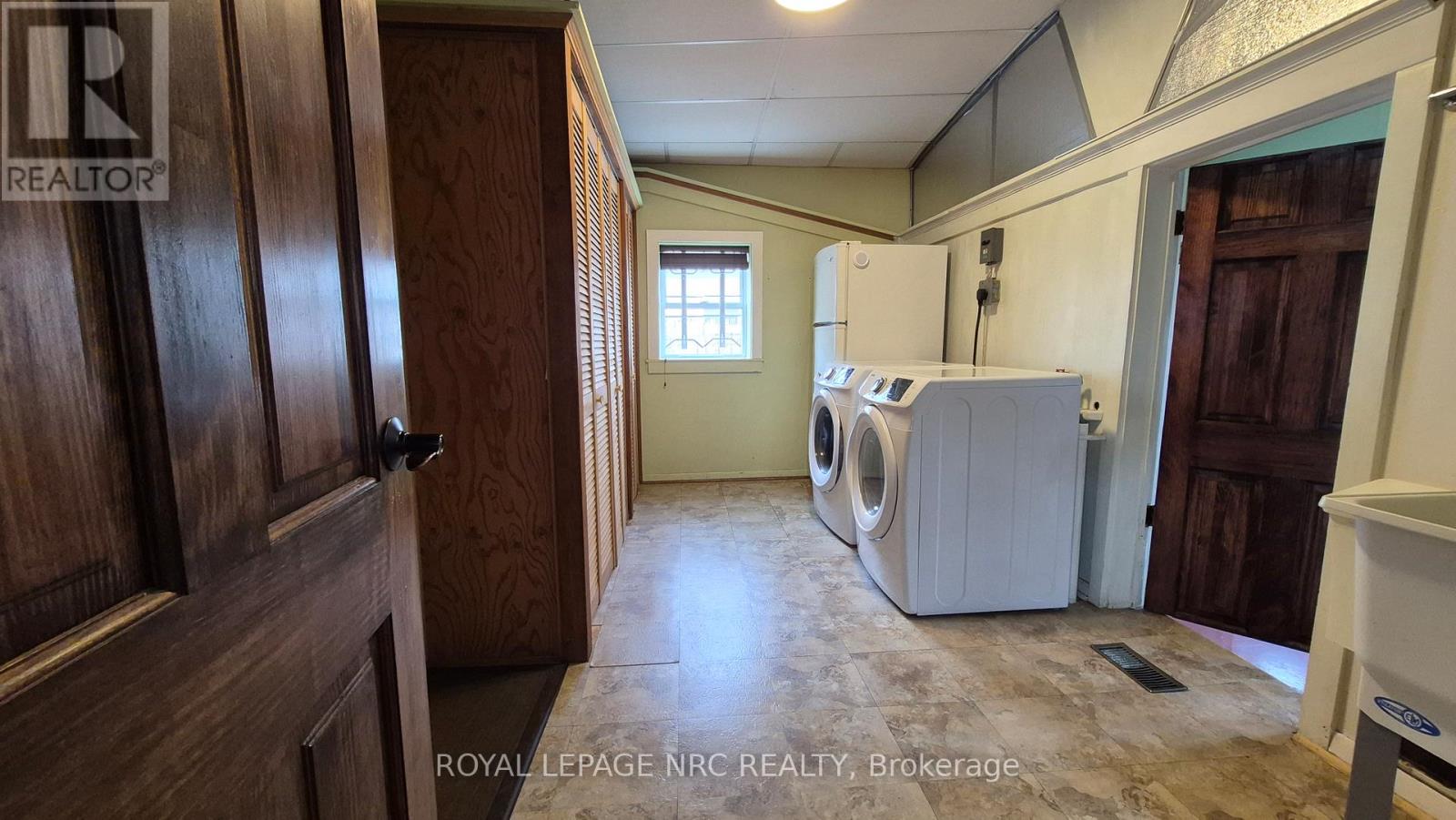 4593 Park Street, Niagara Falls, Ontario  L2E 2R2 - Photo 22 - X12941060