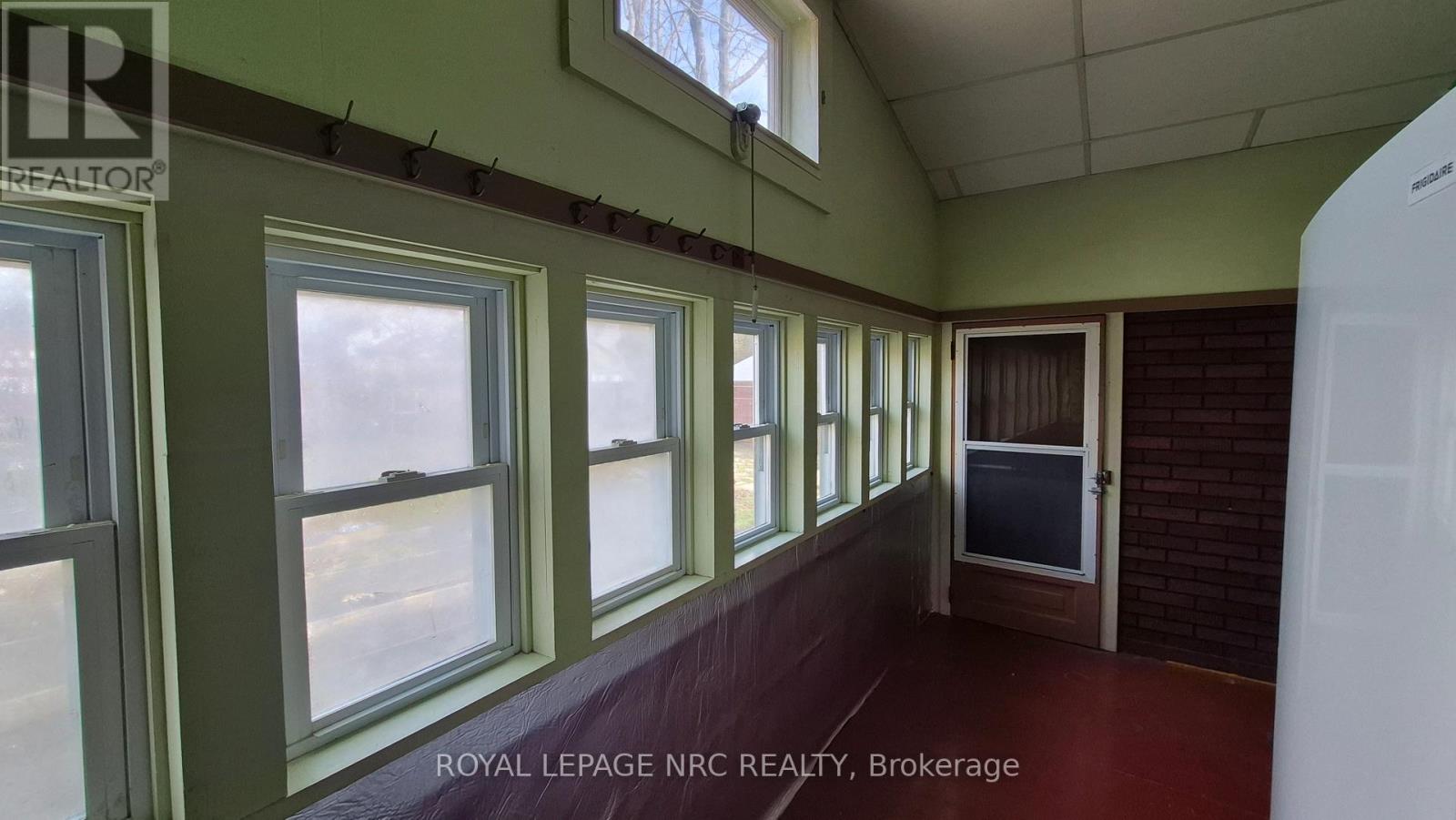 4593 Park Street, Niagara Falls, Ontario  L2E 2R2 - Photo 24 - X12941060